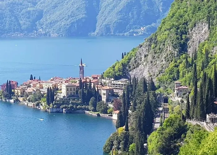 アパート La Casa Dei Sarti Cozy Center ヴァレンナ